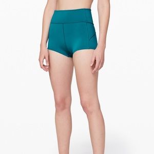 Lululemon In Movement 2.5” Shorts